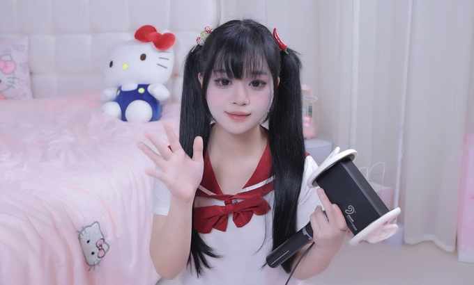 晓美 🥰晓美 Xiao Mei ASMR  舔耳口腔音喘息🎀 舔耳朵 舔和吃耳朵